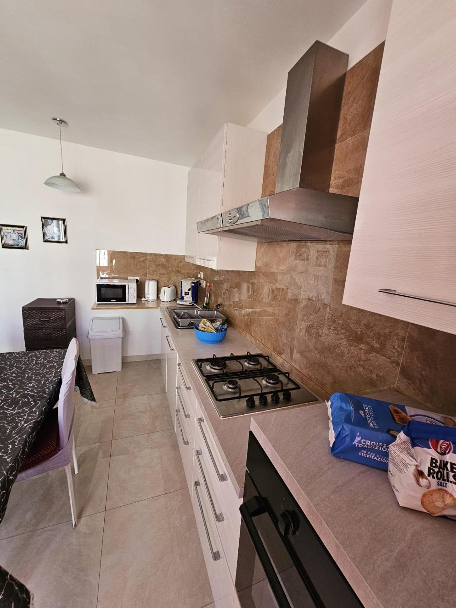 Modern Three Bedroom Apartment In Center Bugibba セント・ポールズ・ベイ エクステリア 写真